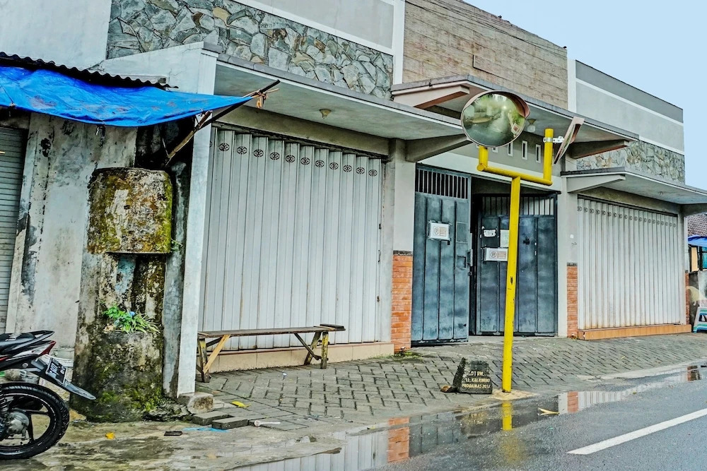 OYO Life  92393 Namimart Syariah 1