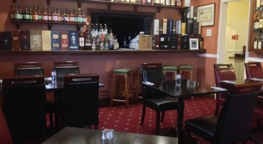 Highlander Inn