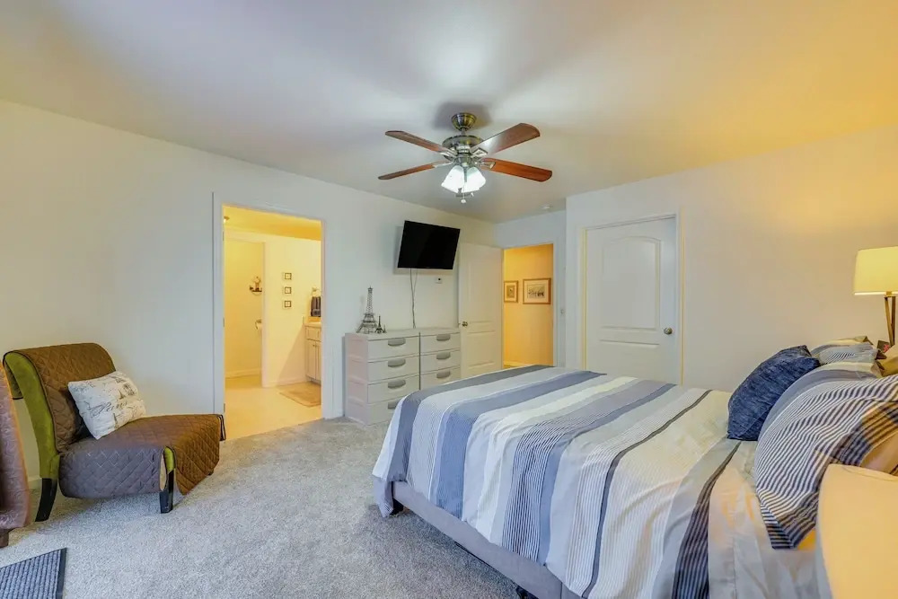 ~ 3 Mi to Ski & Hiking Trails: Soldotna Home