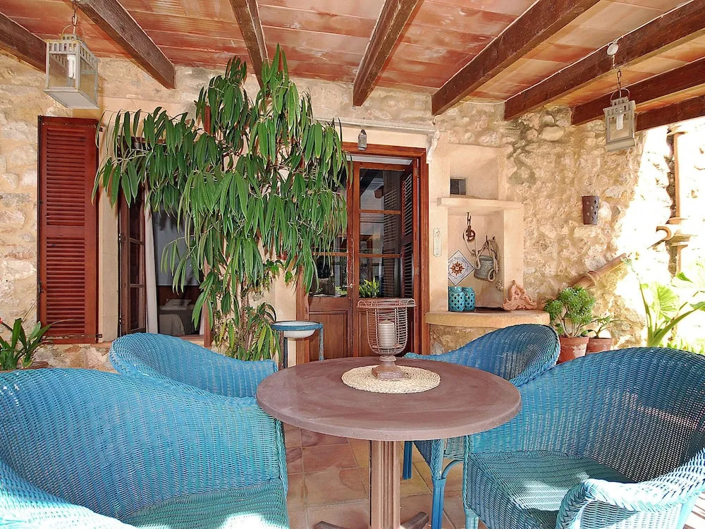 Vintage Mansion in St Llorenç des Cardassar With Pool
