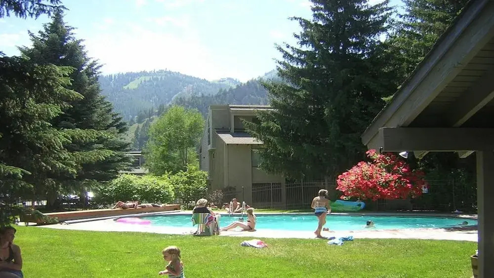 Sv132 - Walk to Lifts & Town - Hot Tub & Pool