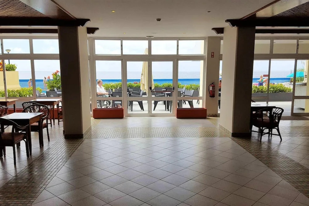 Apartment With 3 Bedrooms in Funchal, With Wonderful sea View, Shared Pool, Furnished Terrace - 50 m From the Beach