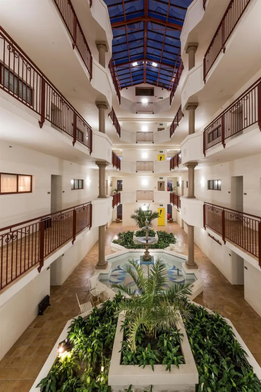 Fino Hotel & Suites