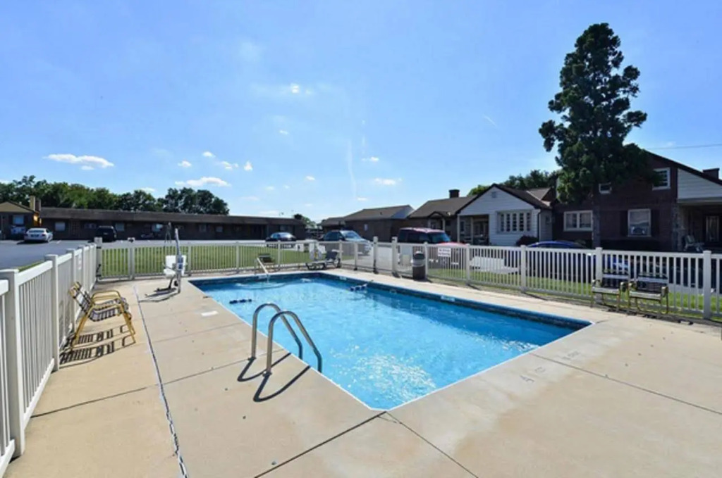 Soudersburg Motel