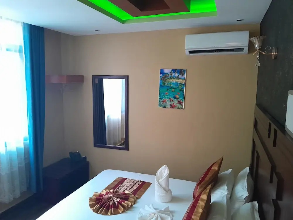 Mazola Diamond Hotel