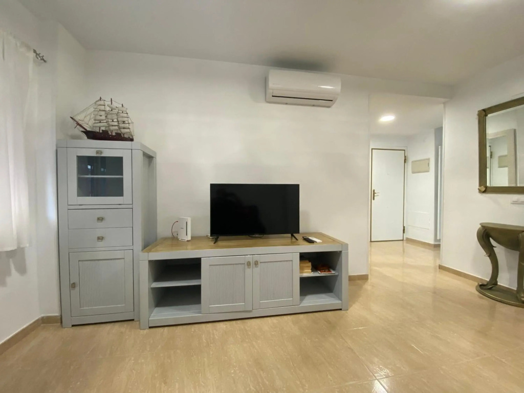 TORREMOLINOS CENTRO - Beautiful , newly renovated 2 bedroom apartment