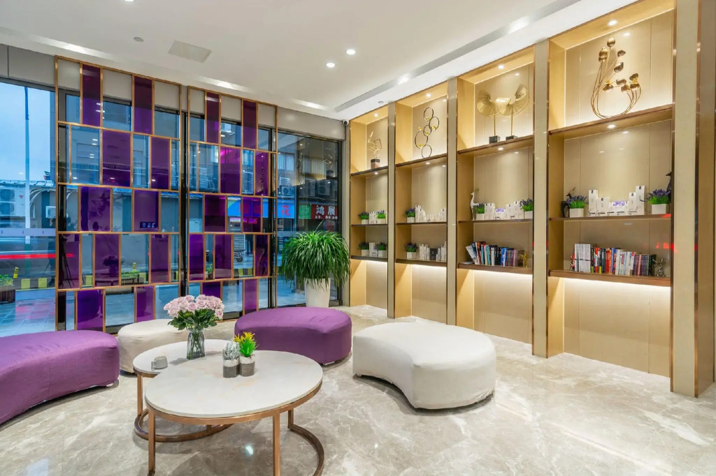 Lavande Hotels（Shenzhen Fanshen Metro Station&Wanda Plaza ）
