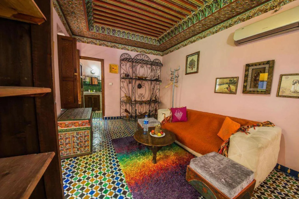 Riad LArtiste