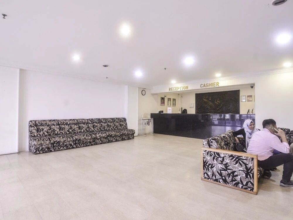 OYO 11342 Liwah Hotel