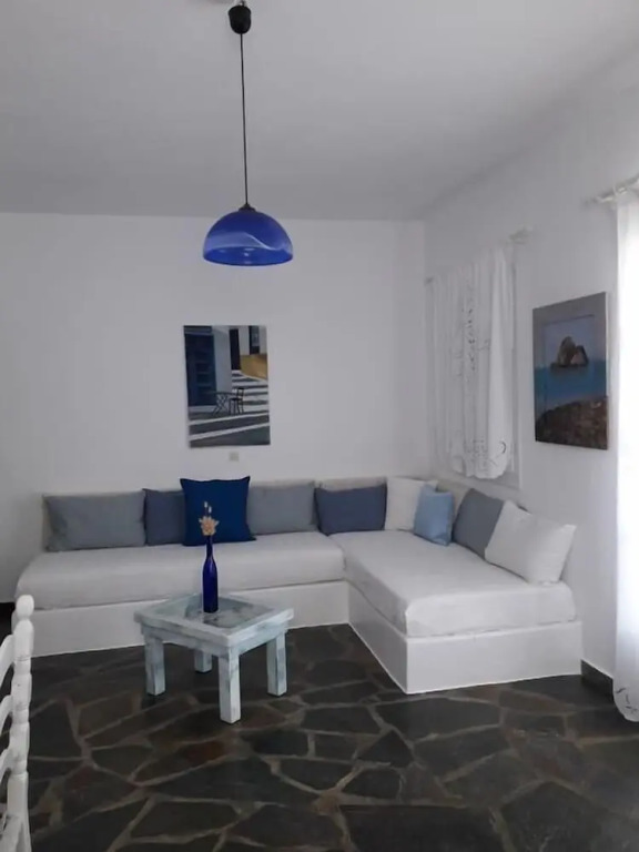 Nikoleta Kolympithres Paros