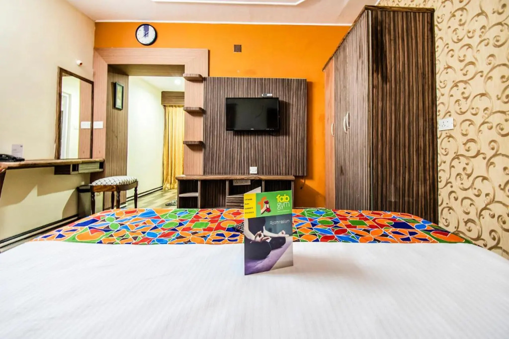 FabHotel St. Clouds