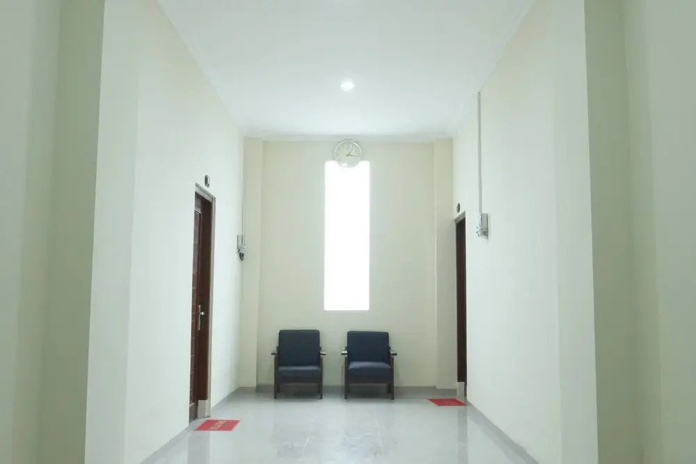 RedDoorz near Paragon Mall Semarang 2
