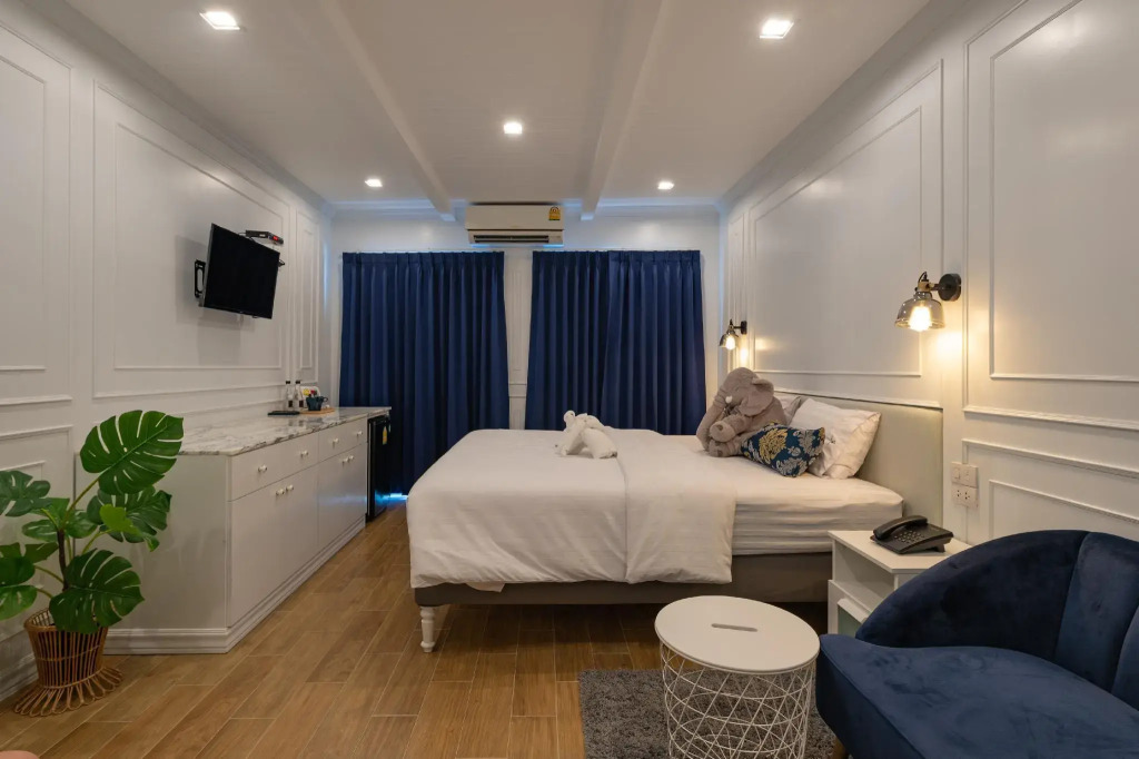 White Ivory Bed And Breakfast
