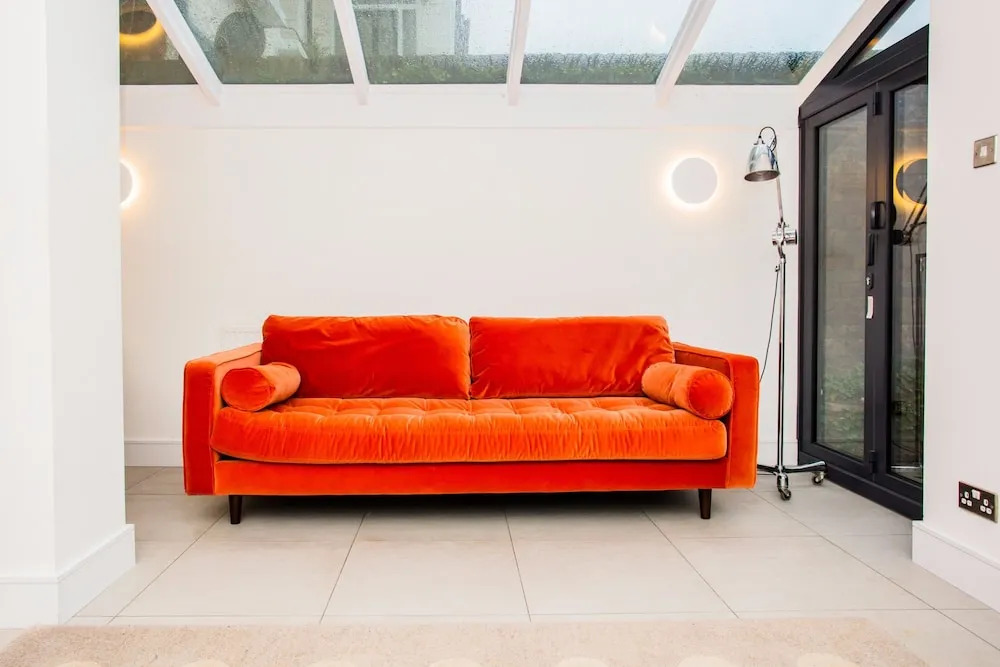 5 Bedroom Home in West London
