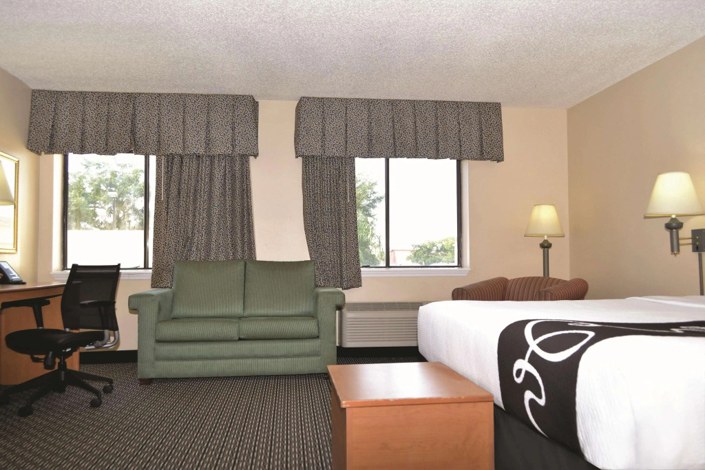 La Quinta by Wyndham Tampa Fairgrounds - Casino