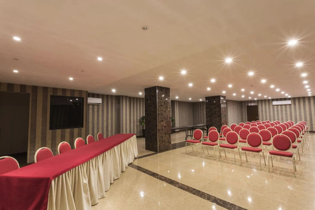 ROLES Hotel