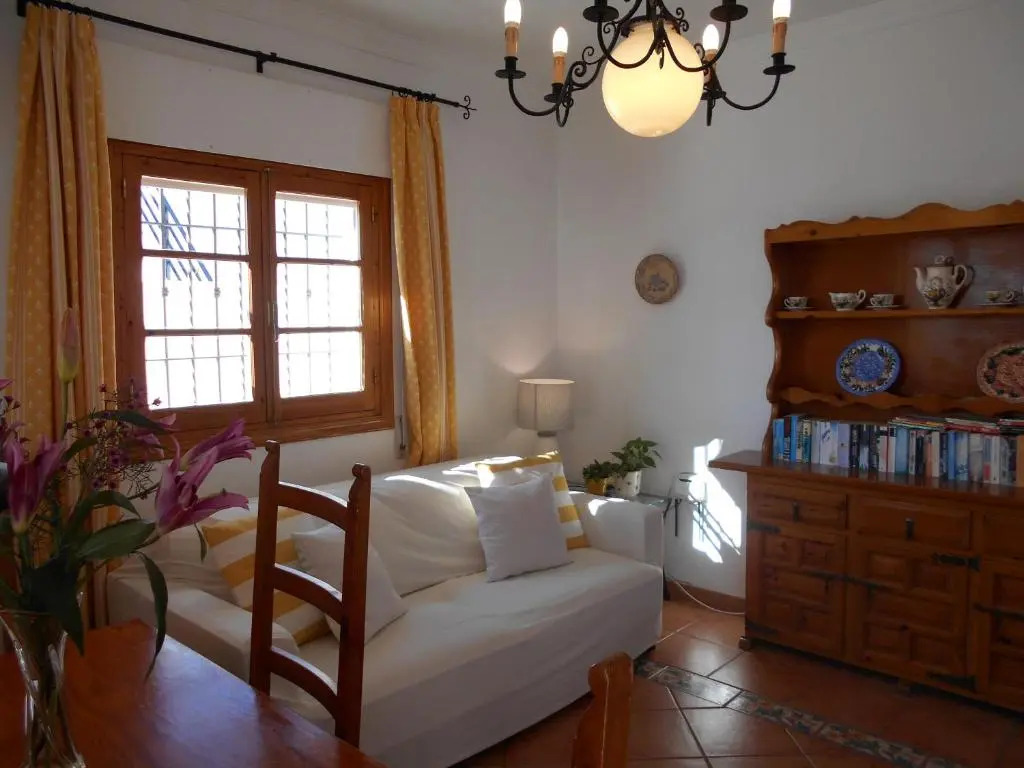 Penthouse Sleeps 4 With Private Garden