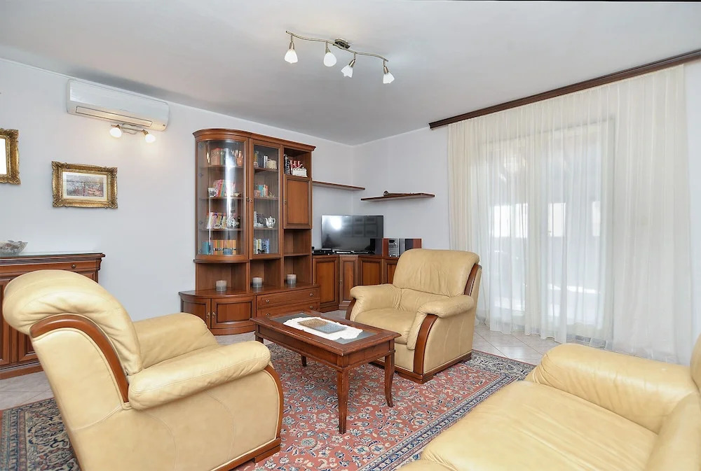 Apartments Valbandon 38