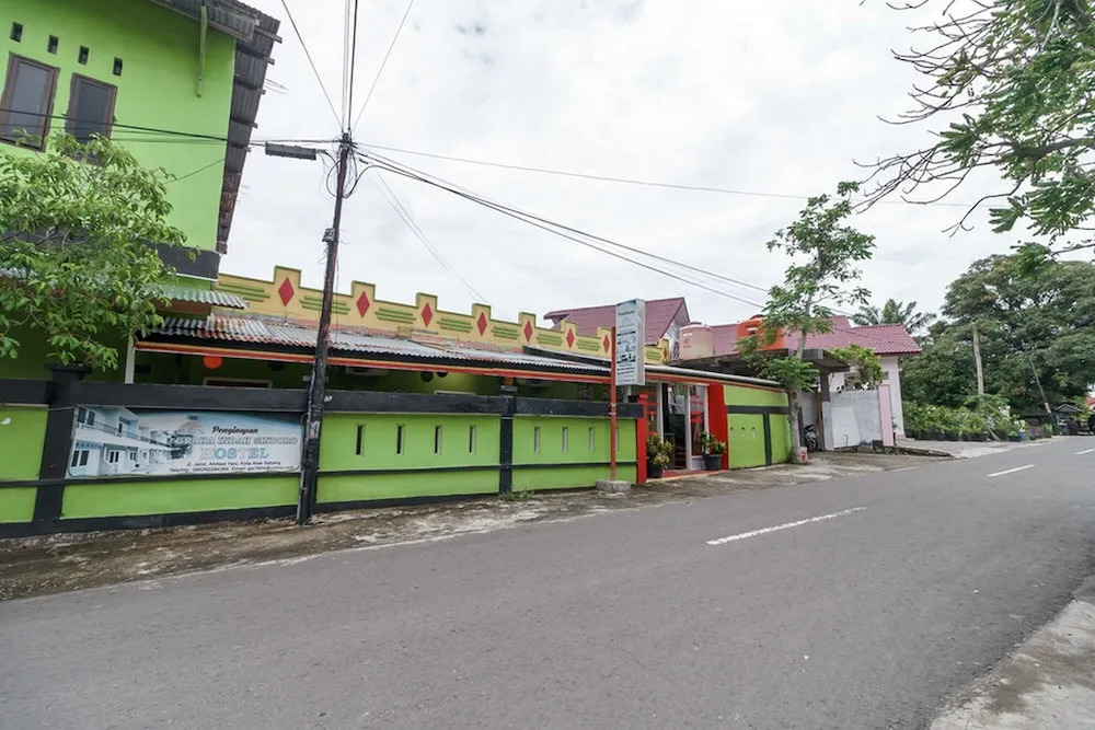 RedDoorz Syariah near Paradiso Beach Sabang