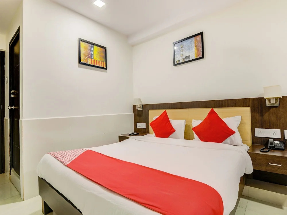 Hotel Leela Grand Inn