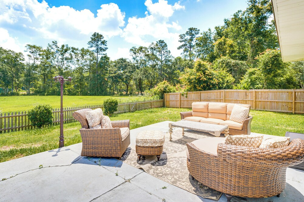 Spacious Long Beach Vacation Home w/ Patio & Grill