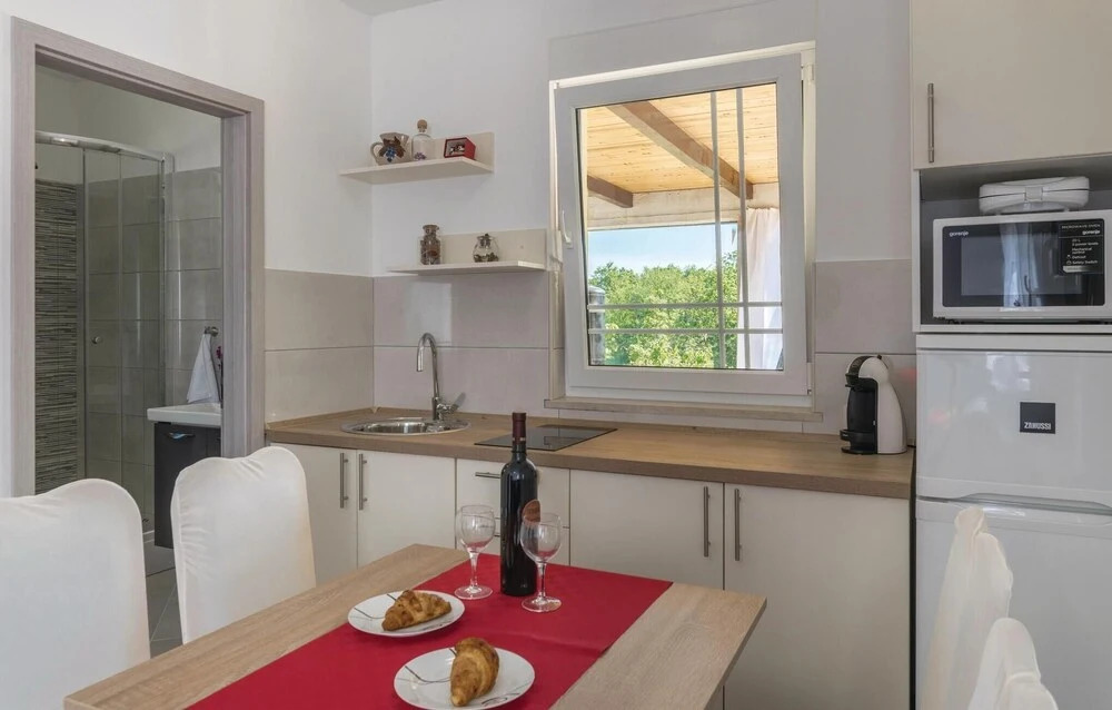 1 Bedroom Gorgeous Home In Marcana