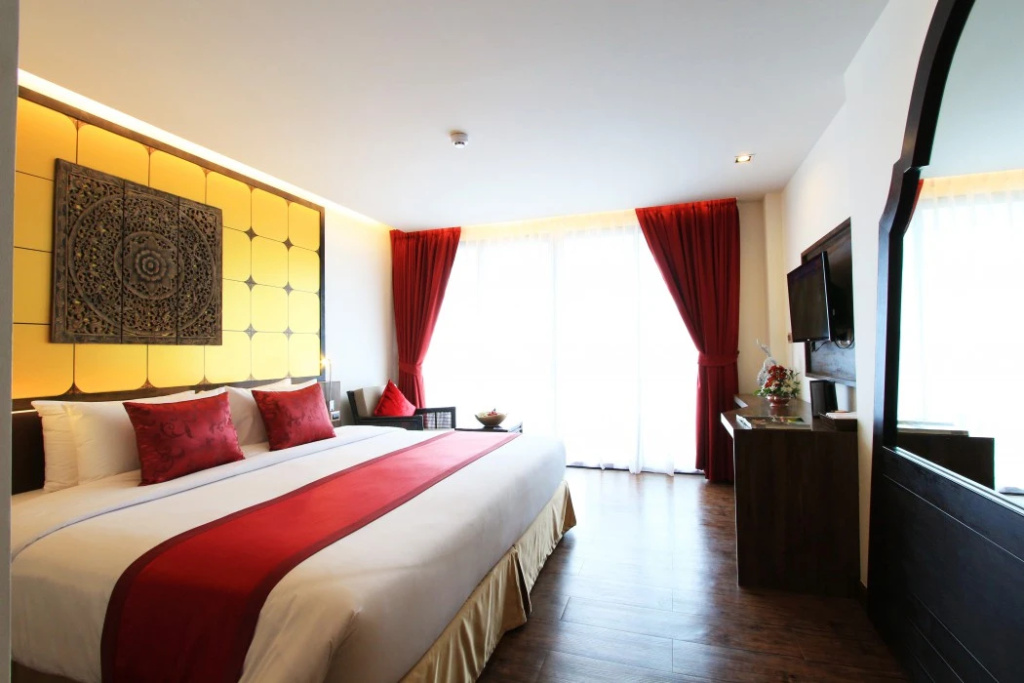 The Beach Heights Resort SHA Plus