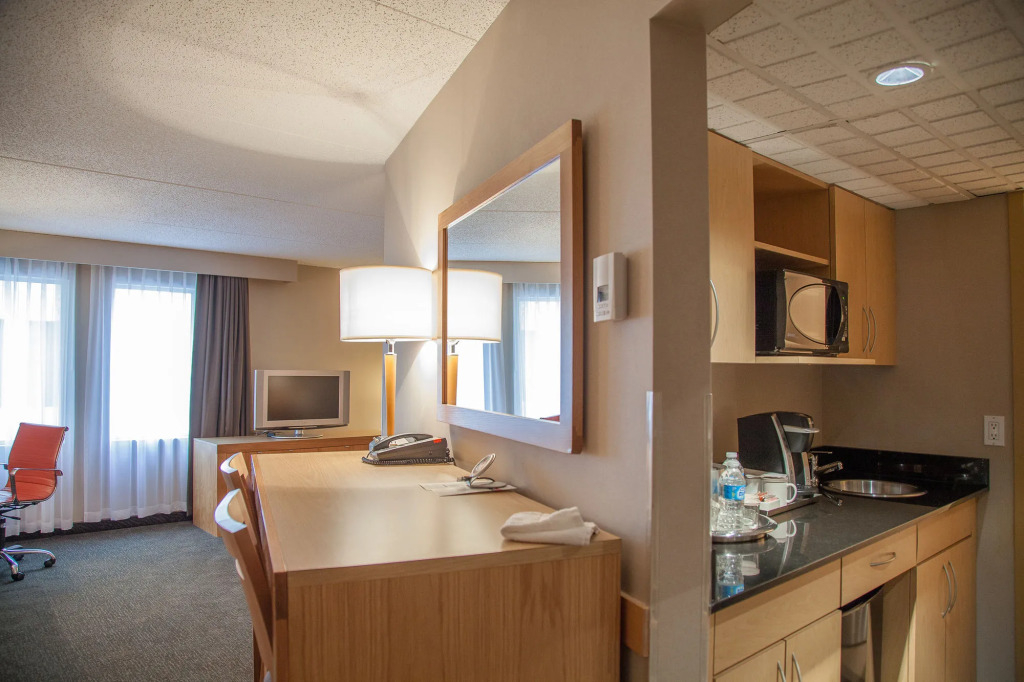 iHOTEL & Conference Centre Red Deer