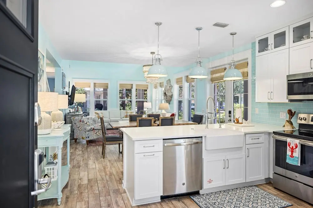 1345 Laurel Grove 3 Bedroom Home by RedAwning