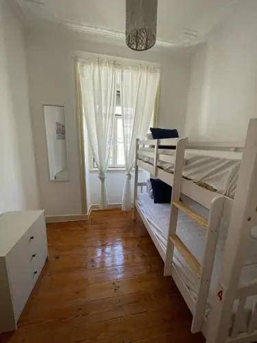 7 Seas 3 Hostel