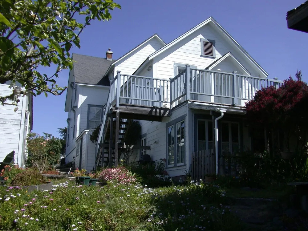 Nicholson House Inn