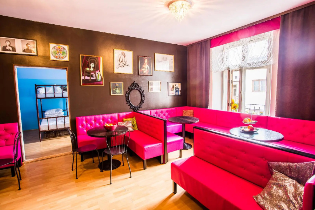 Pink Panthers Hostel Private