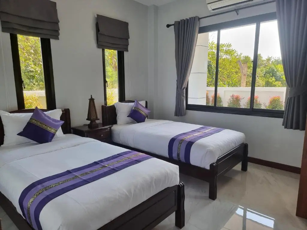 BAAN DALAH POOL VILLA