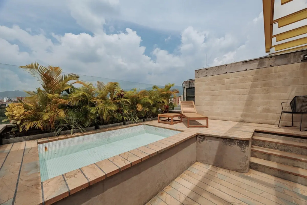 The Somos S Hotel