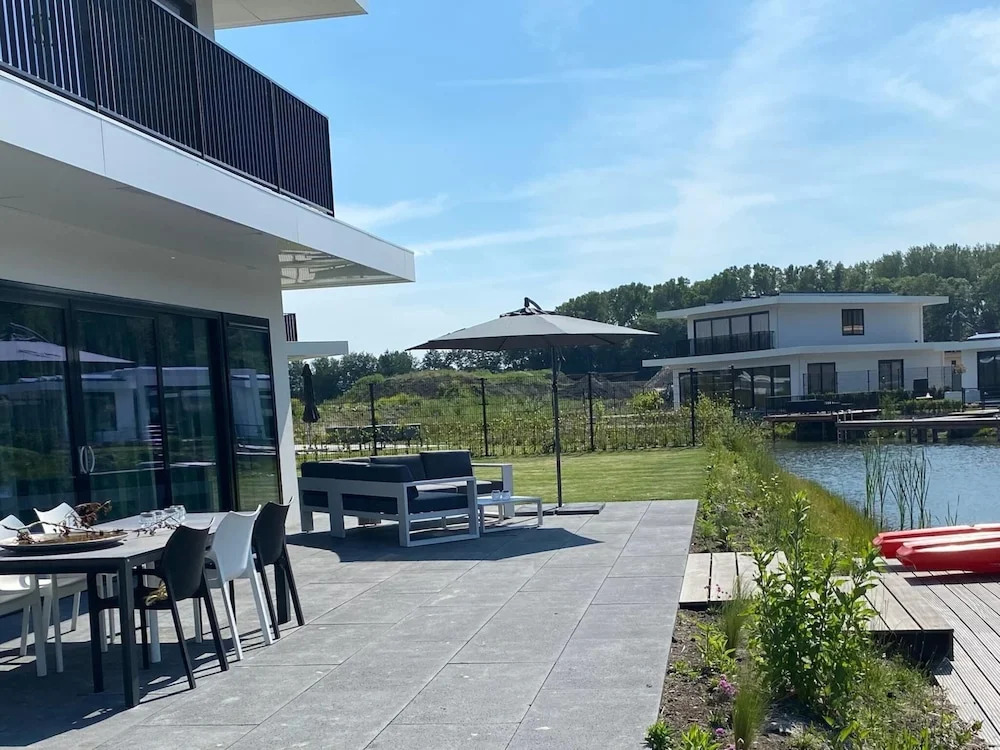 Majestic Villa in Zeewolde With Garden