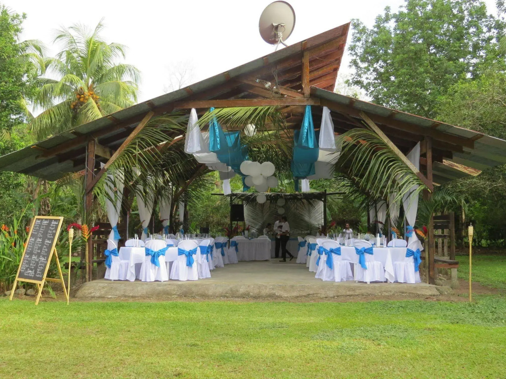 Kenaki Lodge