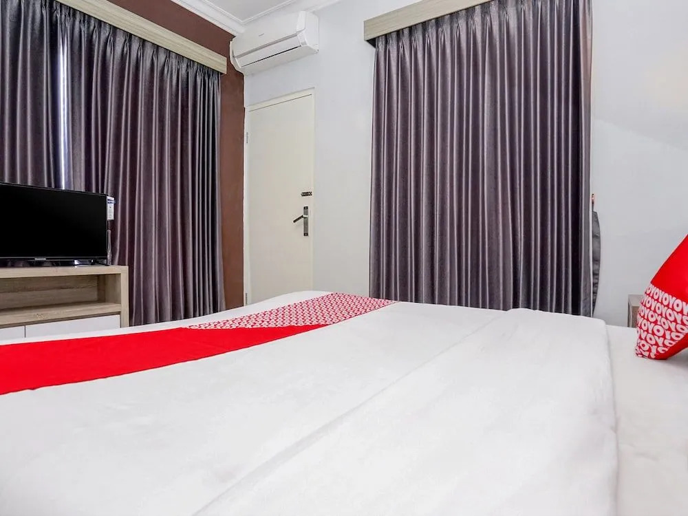 OYO 747 Cipunegara Residence
