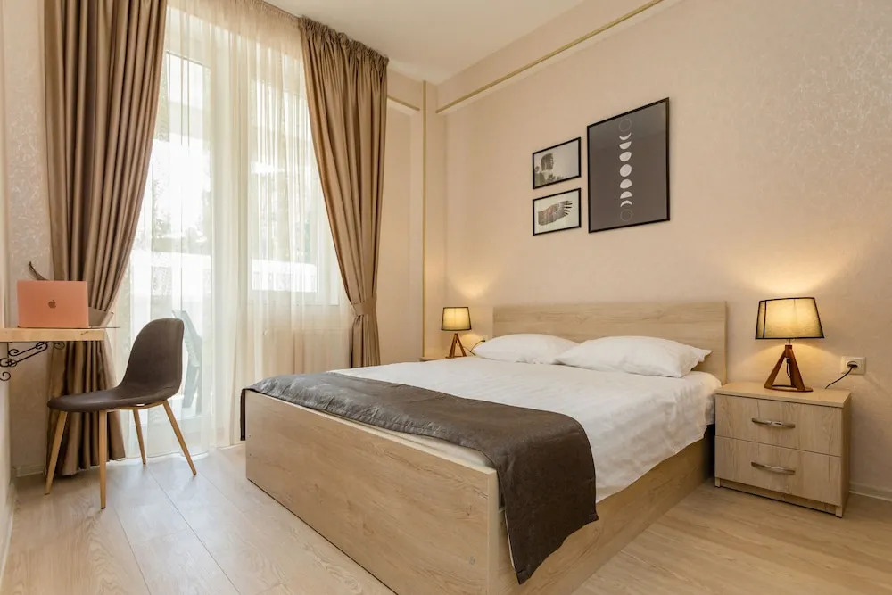 Falcon Apartments Stamba