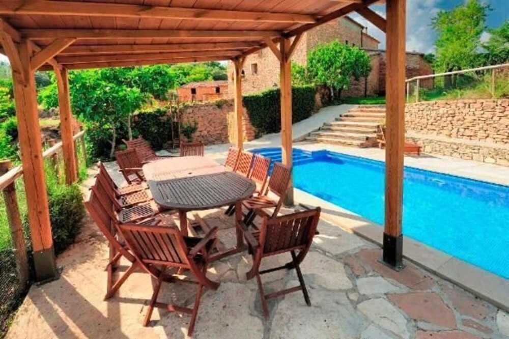Casa con piscina y vistas a montaña - Cal Solsona