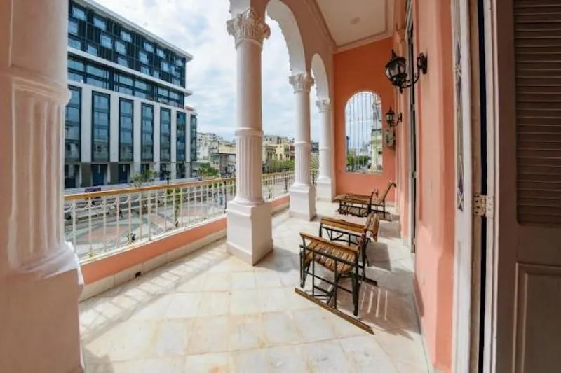 Casa del Prado 66