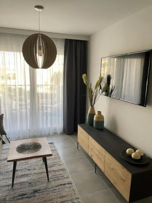 Sunny apartment in Denia with outdoor swimming pool and garage parking place included, 300m from the sandy beach
