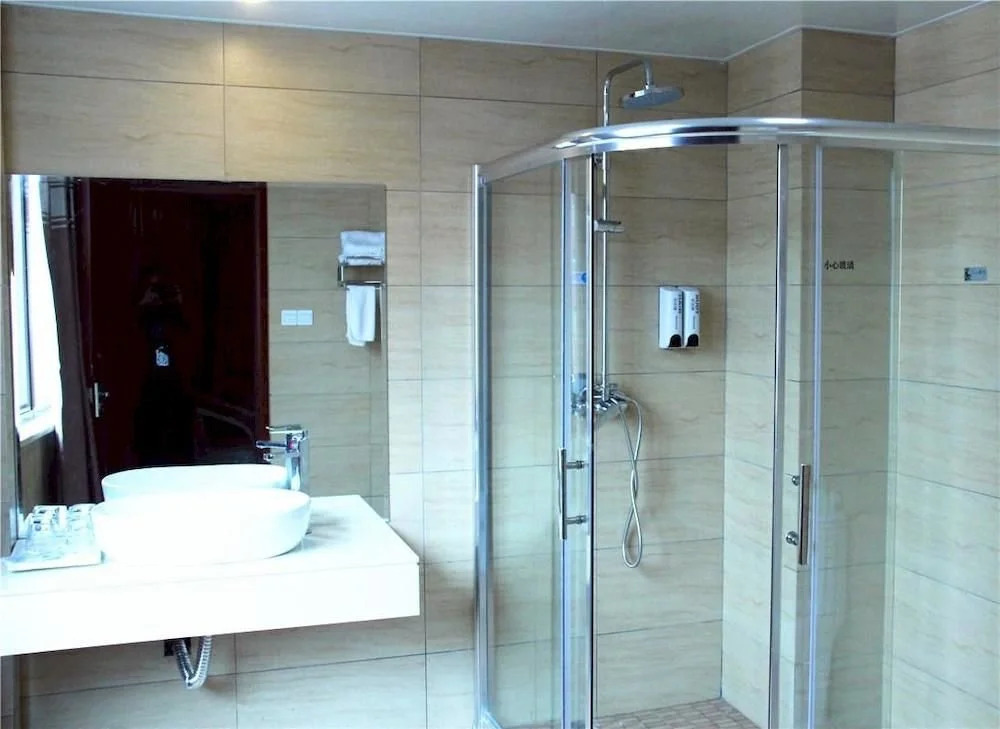 Luoyuan Spring Business Hotel