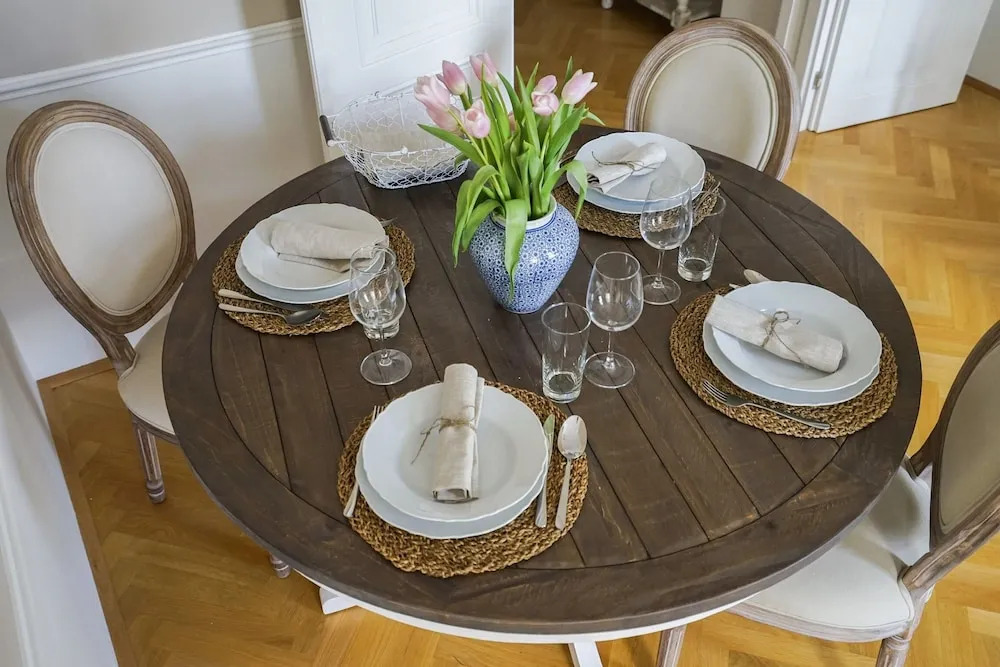 GuestHost Design Apartments