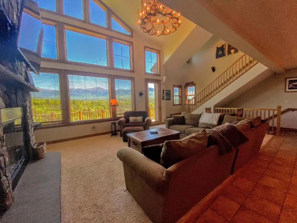 M1 Luxury home a short walk from the Mount Washington Hotel AC heated floor stunning views