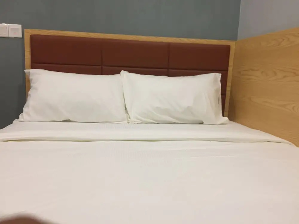 OYO 89979 Diamond Hotel