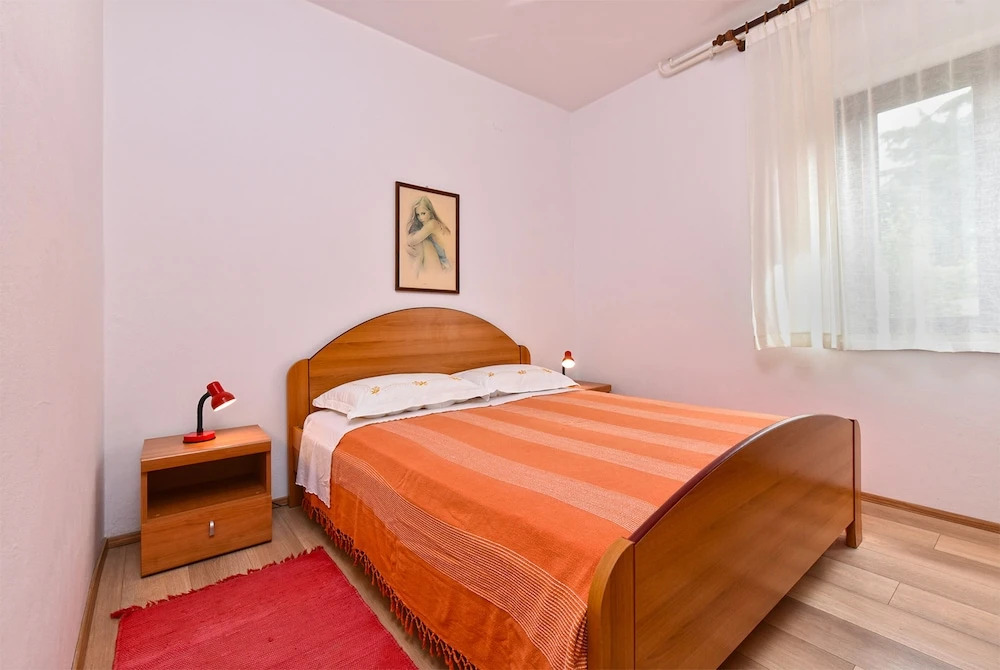 Relaxing Apartment With Outdoor Space in Fažana