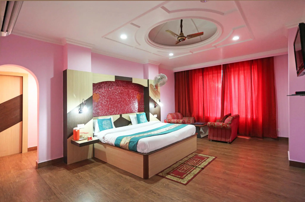 Capital O 4962 Hotel Meridian Palace