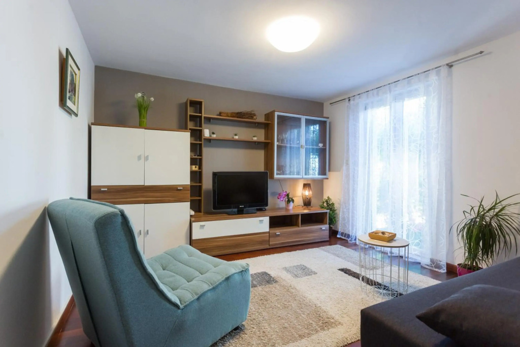 Apartments Lidija - see view with private hot tub and split level apartment with garden