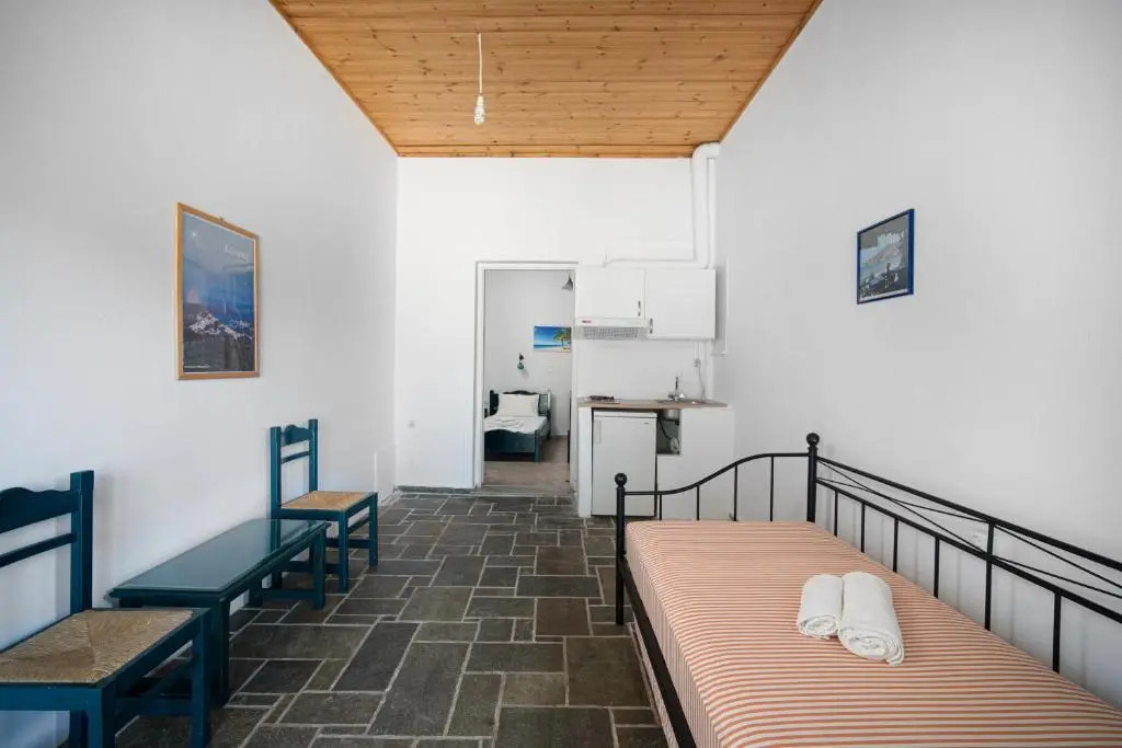 Isalos Rooms On The Beach