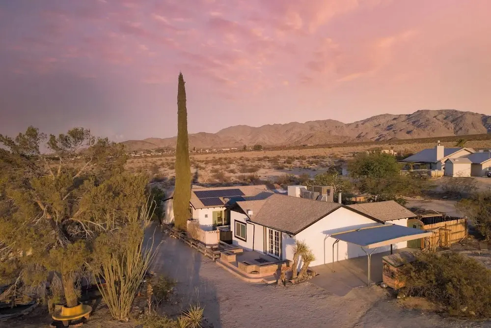 Boho Joshua Tree Escape w/ Firepit, Courtyard & Epic Views Asteroid by Avantstay